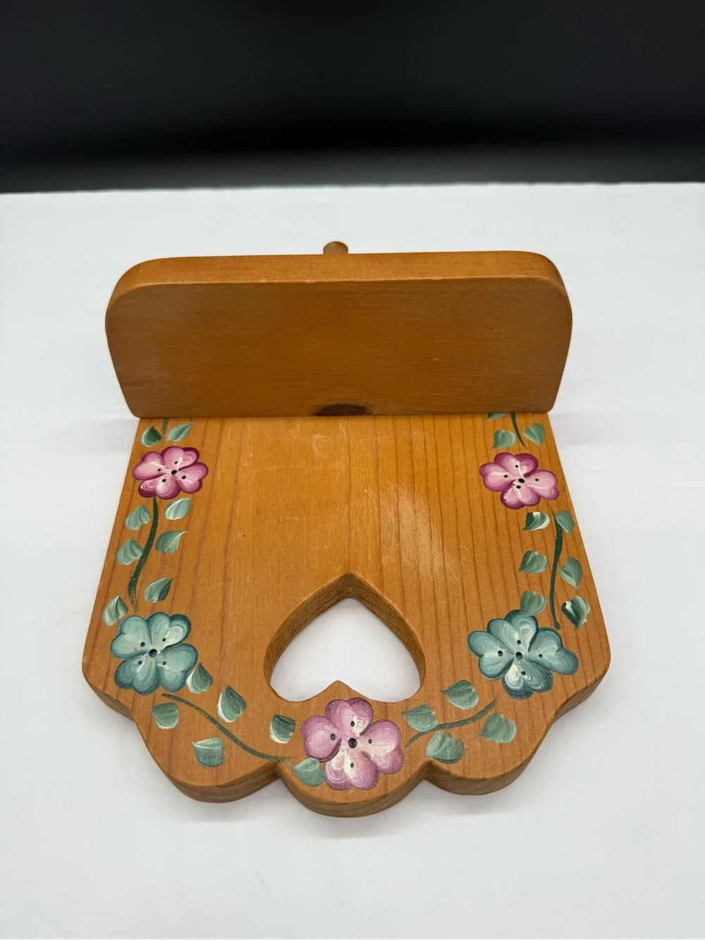 Small Heart Shelf w/ Pegs Vintage Wood Cottage Grannycore Floral Painted
